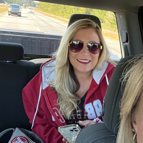 Meet your Posher, Gayle. Non-Smoking Household - Picture 2 of 3